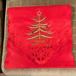 NWT 13 X 70 Christmas  red table runner